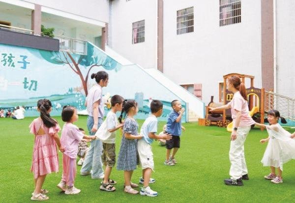 证券炒股配资门户 多彩课程助孩子收获成长与快乐